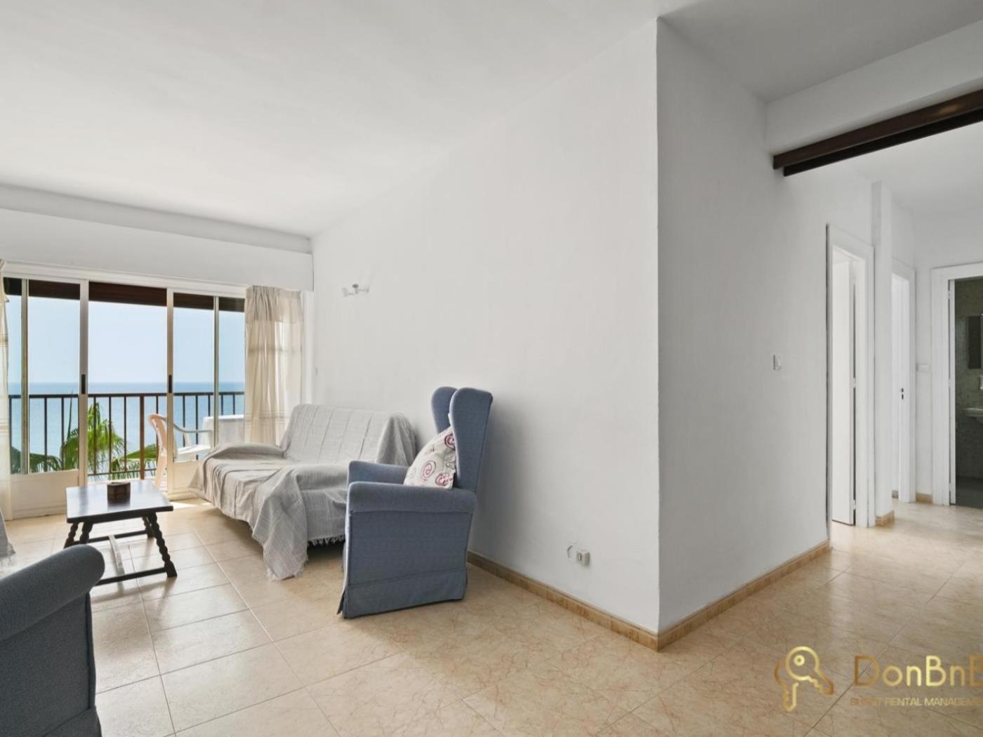 Apartamento Piso con piscina frente a la playa en Fuengirola Habitación foto